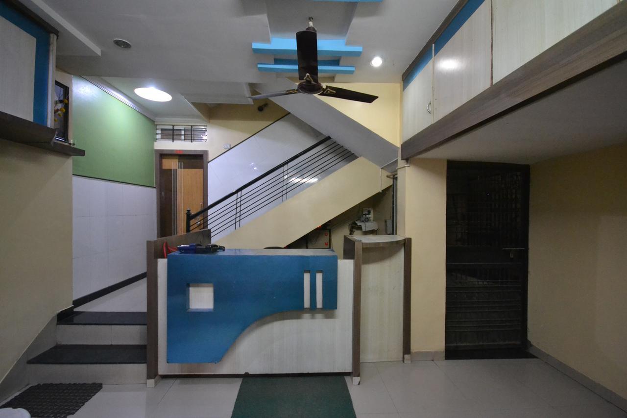Hotel Madhava Shirdi Bagian luar foto