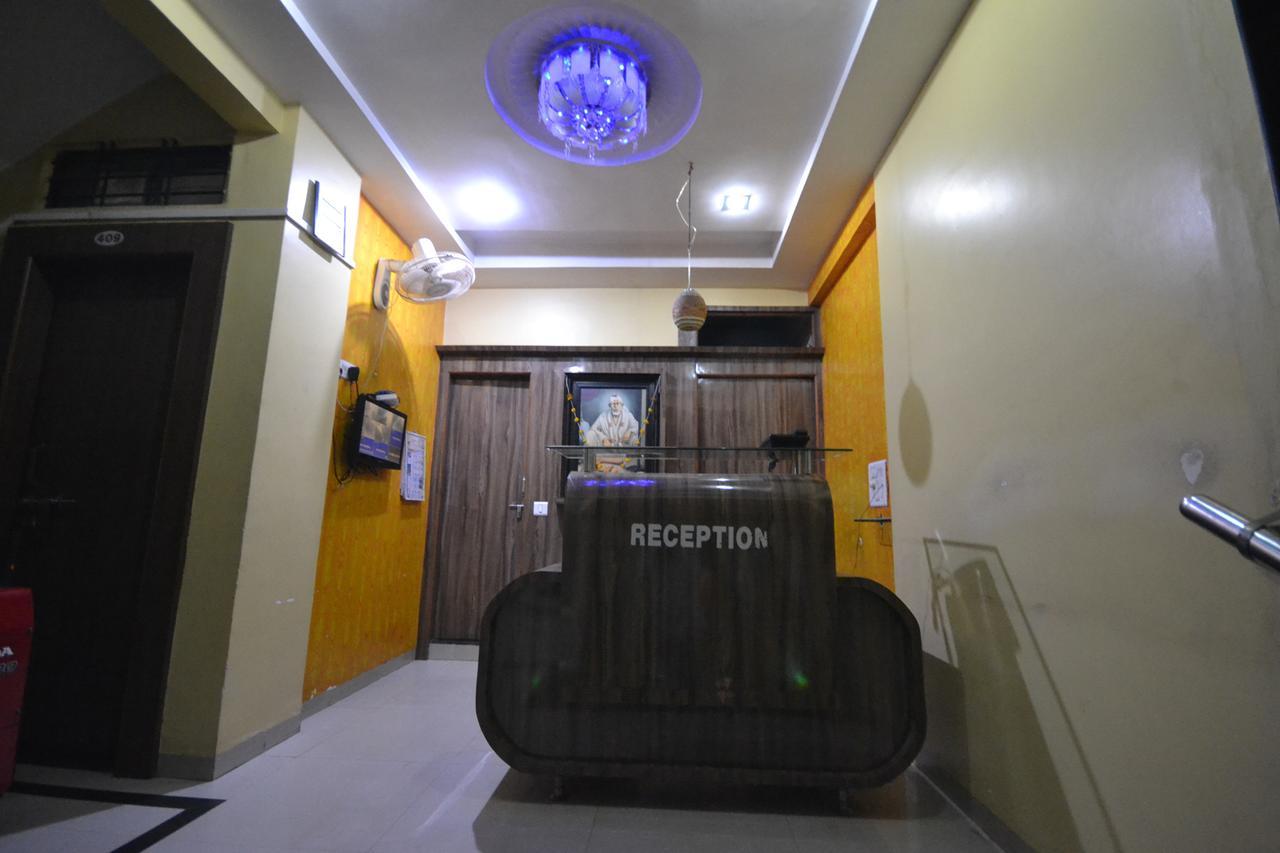 Hotel Madhava Shirdi Bagian luar foto