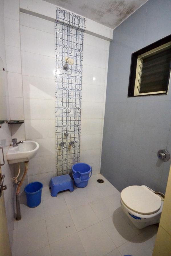 Hotel Madhava Shirdi Bagian luar foto