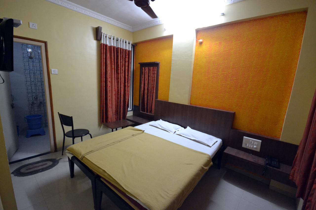 Hotel Madhava Shirdi Bagian luar foto